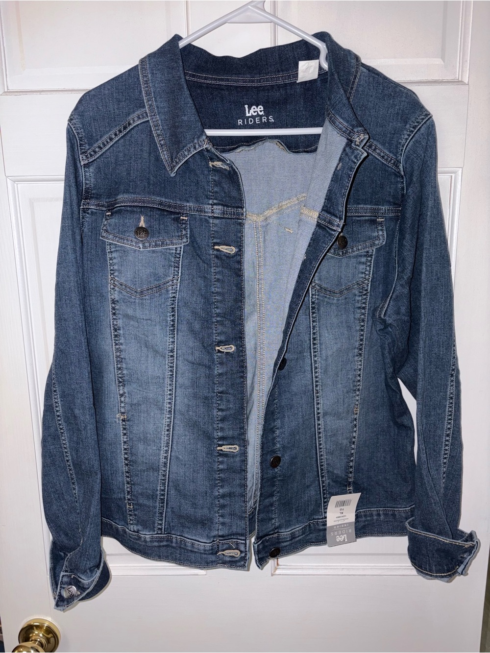 Lee Denim Jacket in Medium Blue Wash